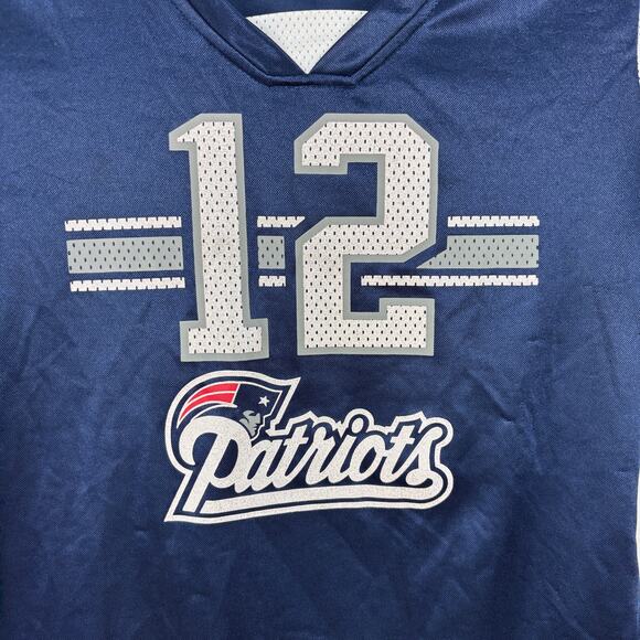 NFL TEAM Apparel Women's Medium New England Patriots Tom Brady 12 Jersey T shirt - Picture 4 of 6